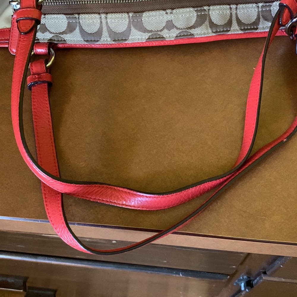Women’s Coach Handbag - Picture 10 of 10